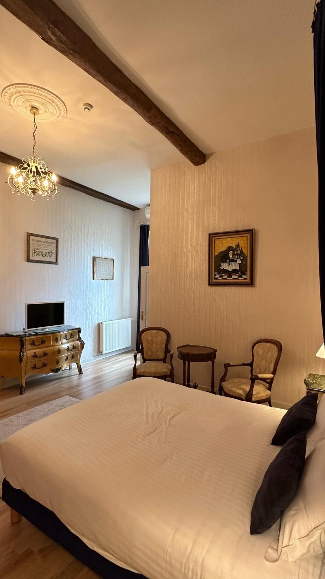 Le Manoir De Lisle 호텔 외부 사진